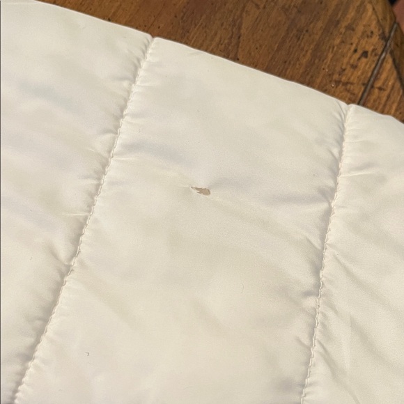 Old Navy Cream Puffer Jacket - Picture 3 of 10